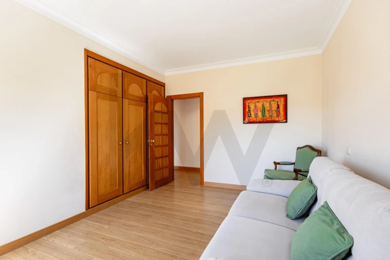 Apartamento T3 para Arrendamento em Lumiar Foto 13