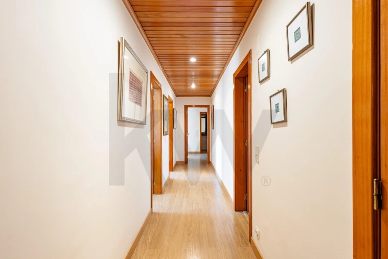 Apartamento T3 para Arrendamento em Lumiar Foto 10