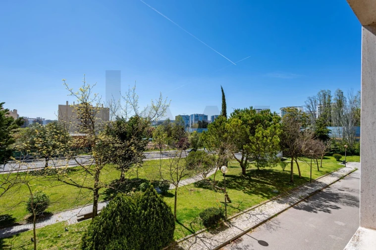 Apartamento T3 para Arrendamento em Lumiar Foto 28