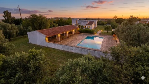 Quinta T4 para Venda em Bacelo e Senhora da Saúde