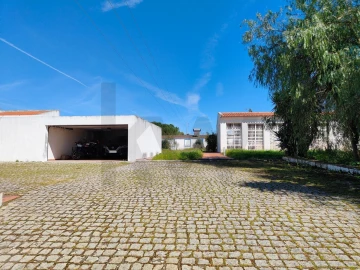 Quinta T4 para Venda em Bacelo e Senhora da Saúde