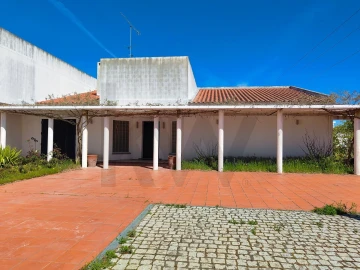 Quinta T4 para Venda em Bacelo e Senhora da Saúde