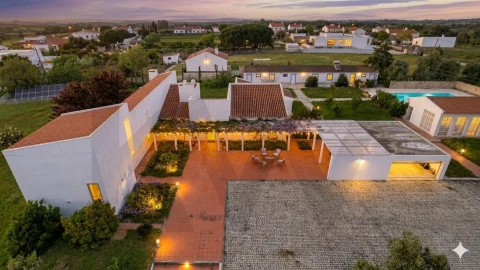 Quinta T4 para Venda em Bacelo e Senhora da Saúde