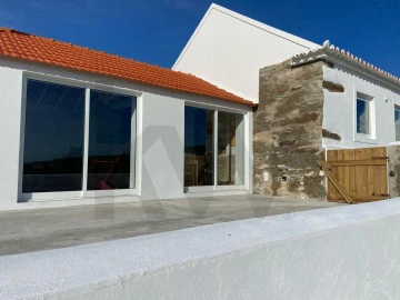 Moradia T2 para Venda em São Pedro da Cadeira