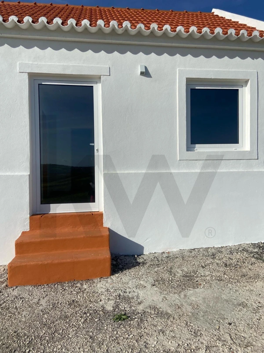 Moradia T2 para Venda em São Pedro da Cadeira Foto 2