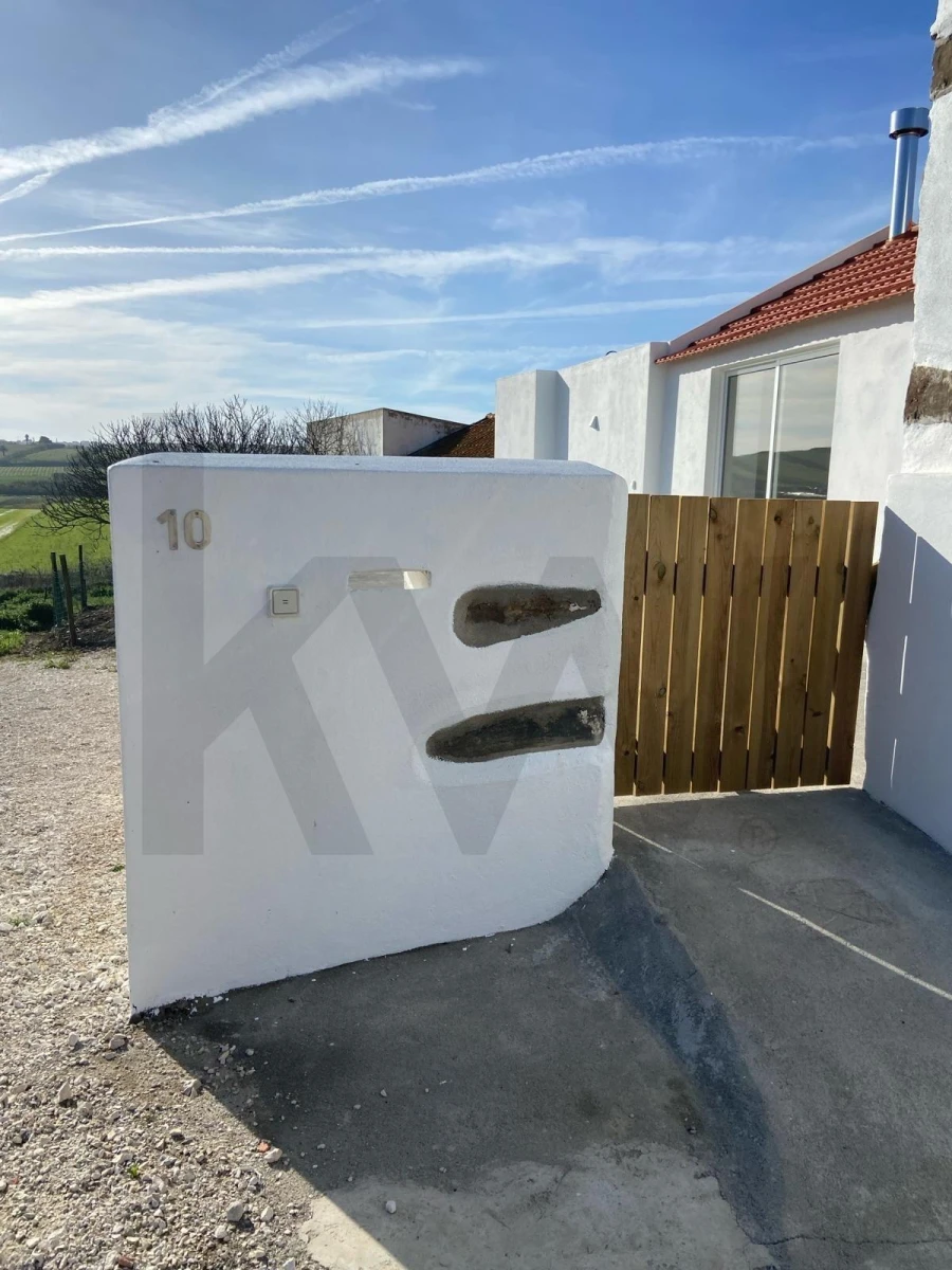 Moradia T2 para Venda em São Pedro da Cadeira Foto 4