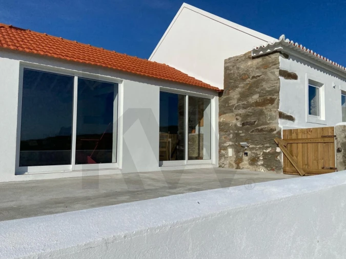 Moradia T2 para Venda em São Pedro da Cadeira Foto 3