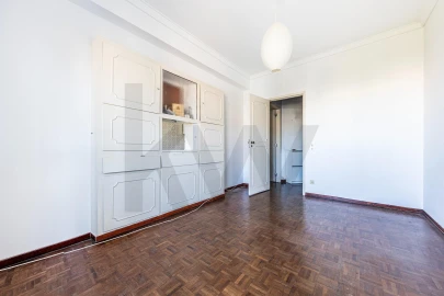 Apartamento T1 para Arrendamento em Penha de França
