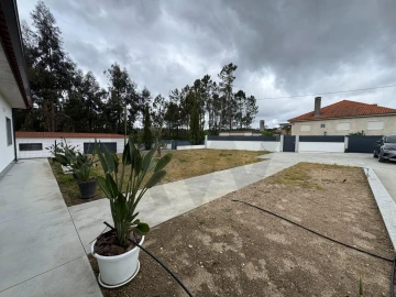 Moradia T3 para Venda em Avelal