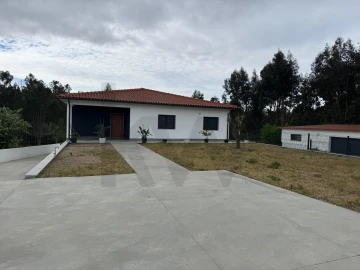 Moradia T3 para Venda em Avelal