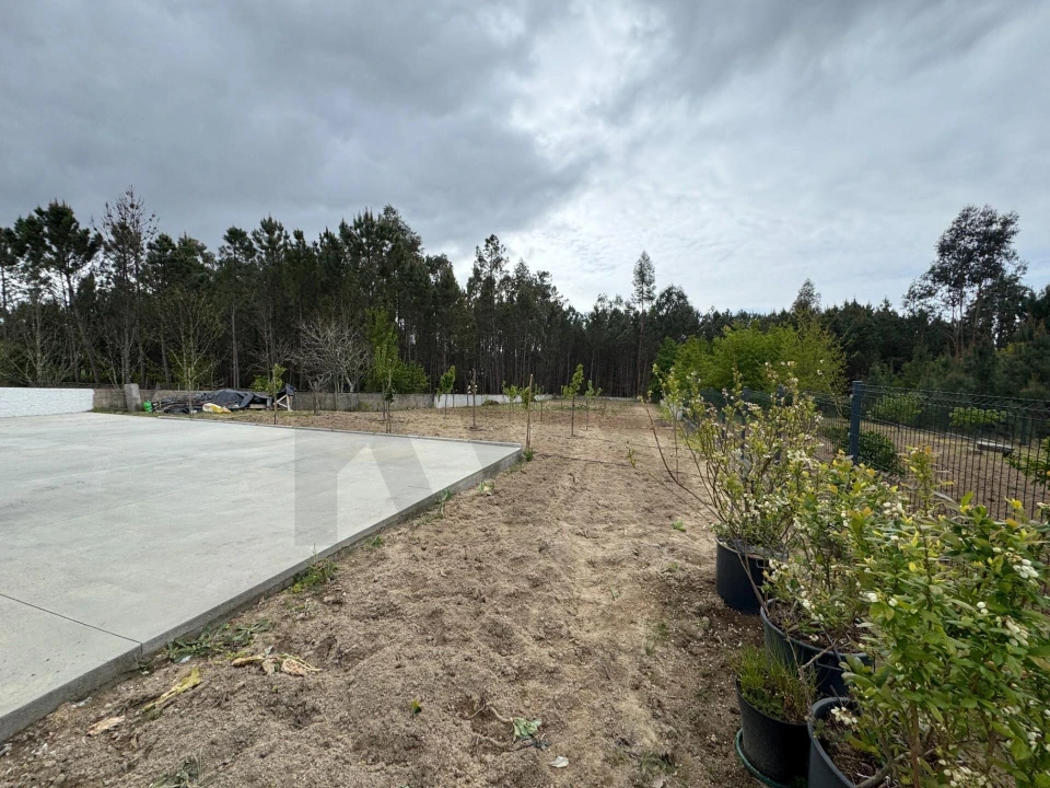 Moradia T3 para Venda em Avelal Foto 49