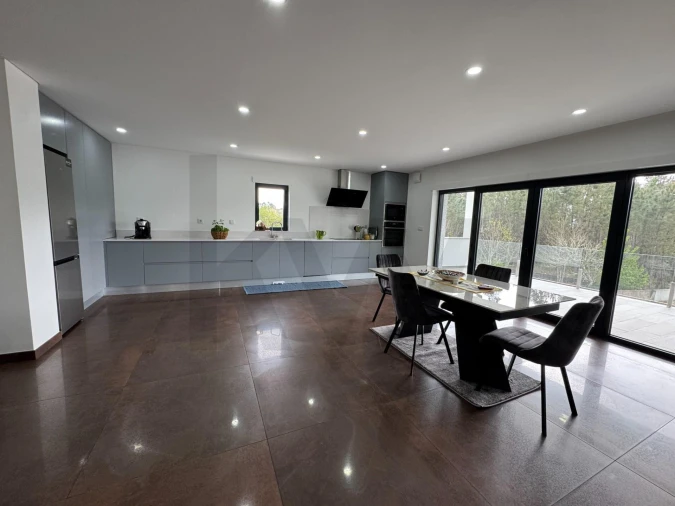 Moradia T3 para Venda em Avelal Foto 10