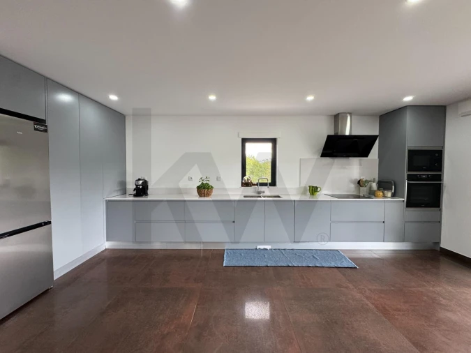 Moradia T3 para Venda em Avelal Foto 11