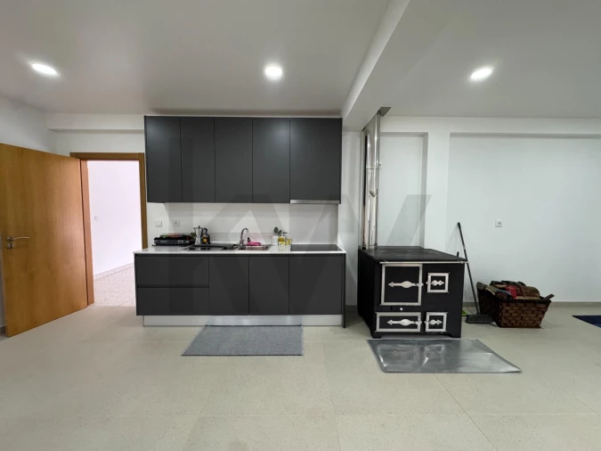 Moradia T3 para Venda em Avelal Foto 37