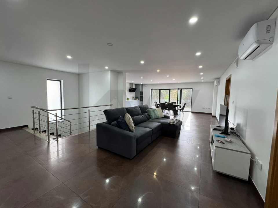 Moradia T3 para Venda em Avelal Foto 6