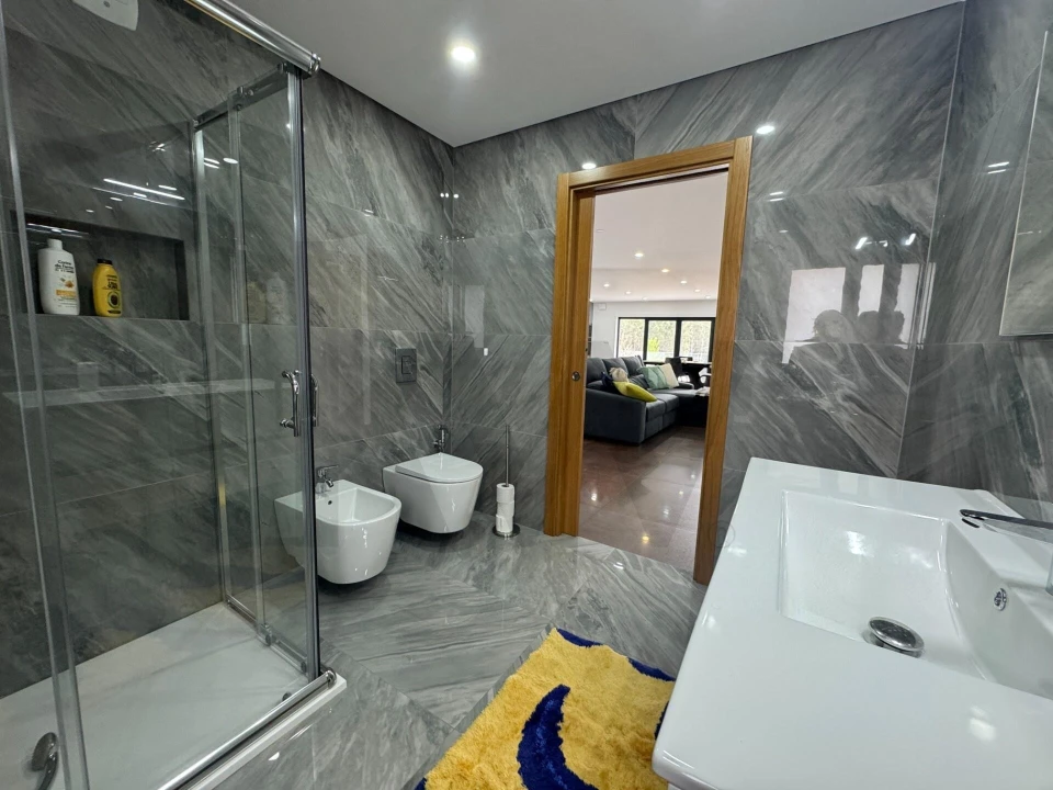 Moradia T3 para Venda em Avelal Foto 19