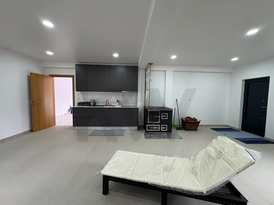 Moradia T3 para Venda em Avelal Foto 38