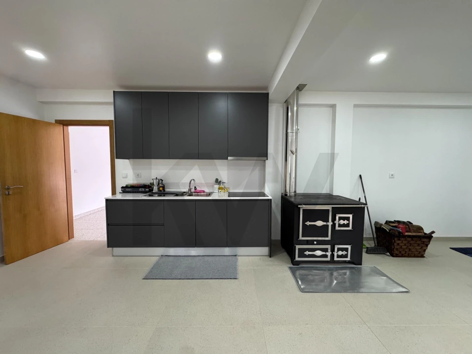 Moradia T3 para Venda em Avelal Foto 37