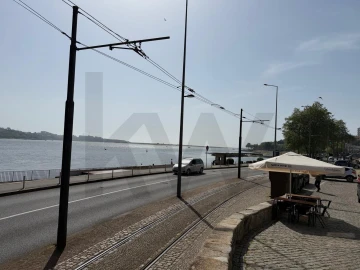Moradia T5 para Venda em Lordelo do Ouro e Massarelos