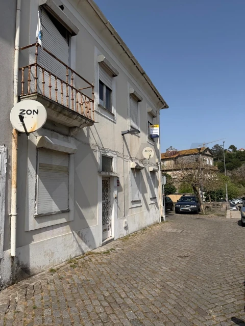 Moradia T5 para Venda em Lordelo do Ouro e Massarelos