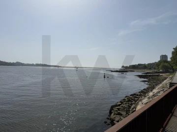Moradia T5 para Venda em Lordelo do Ouro e Massarelos