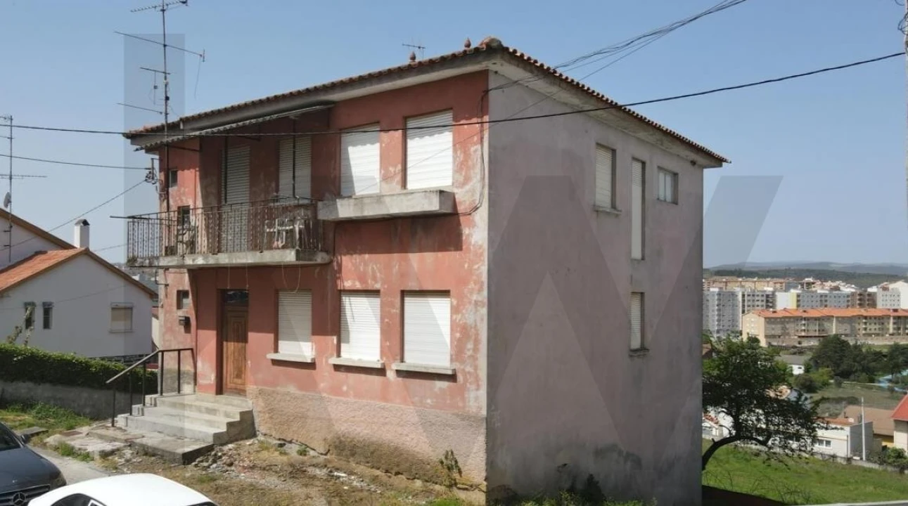 Moradia T6 para Venda em Sé, Santa Maria e Meixedo Foto 2