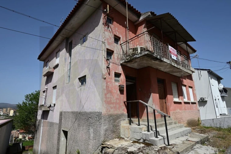 Moradia T6 para Venda em Sé, Santa Maria e Meixedo Foto 3