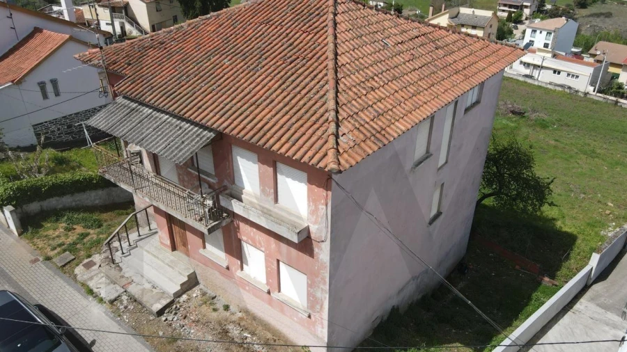 Moradia T6 para Venda em Sé, Santa Maria e Meixedo
