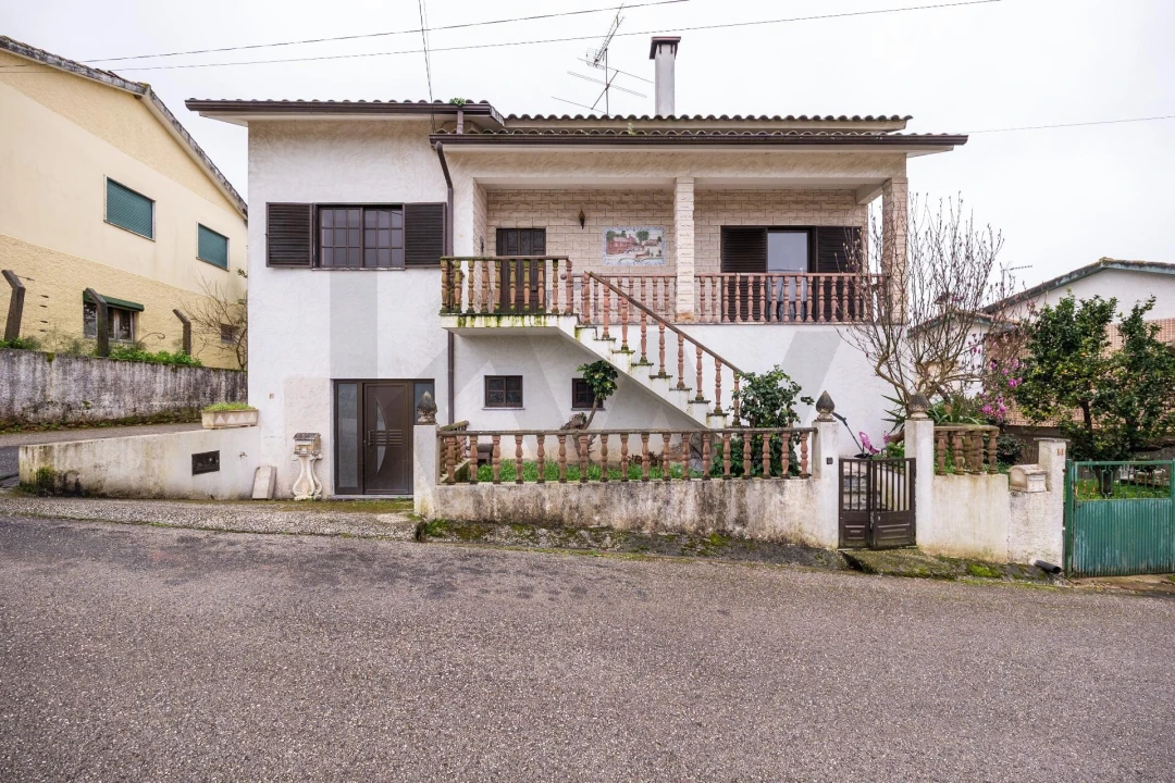 Moradia T3 para Venda em Furadouro Foto 1