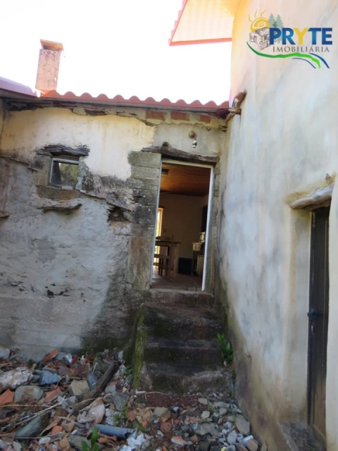 Moradia T2 para Venda em Proença-A-Nova e Peral