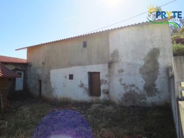 Moradia T2 para Venda em Proença-A-Nova e Peral