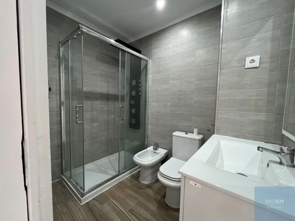 Apartamento T2 para Arrendamento em Carnide Foto 25