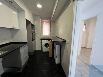 Apartamento T2 para Arrendamento em Carnide