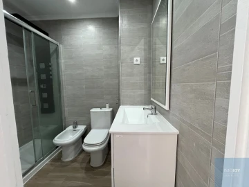 Apartamento T2 para Arrendamento em Carnide