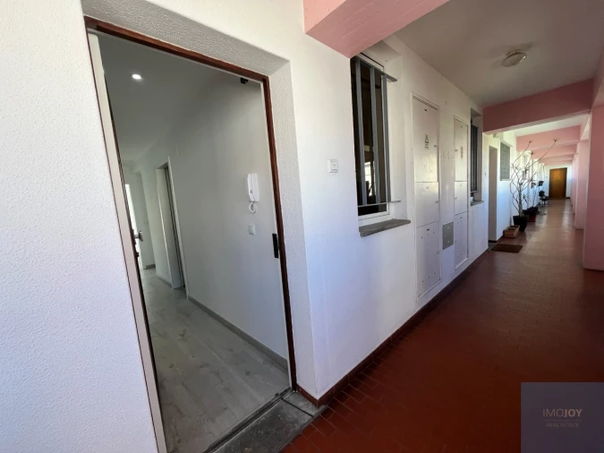 Apartamento T2 para Arrendamento em Carnide Foto 32