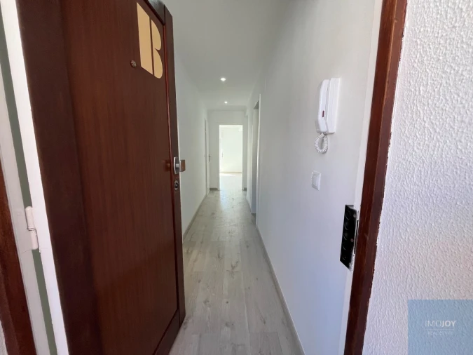 Apartamento T2 para Arrendamento em Carnide Foto 33