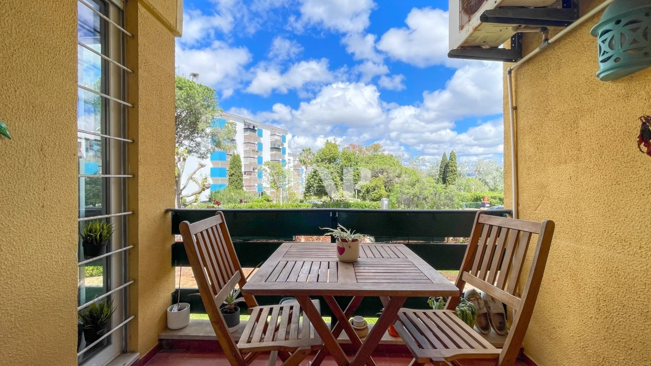 Apartamento T3 para Venda em Quarteira Foto 4