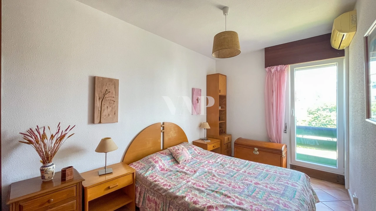 Apartamento T3 para Venda em Quarteira Foto 6