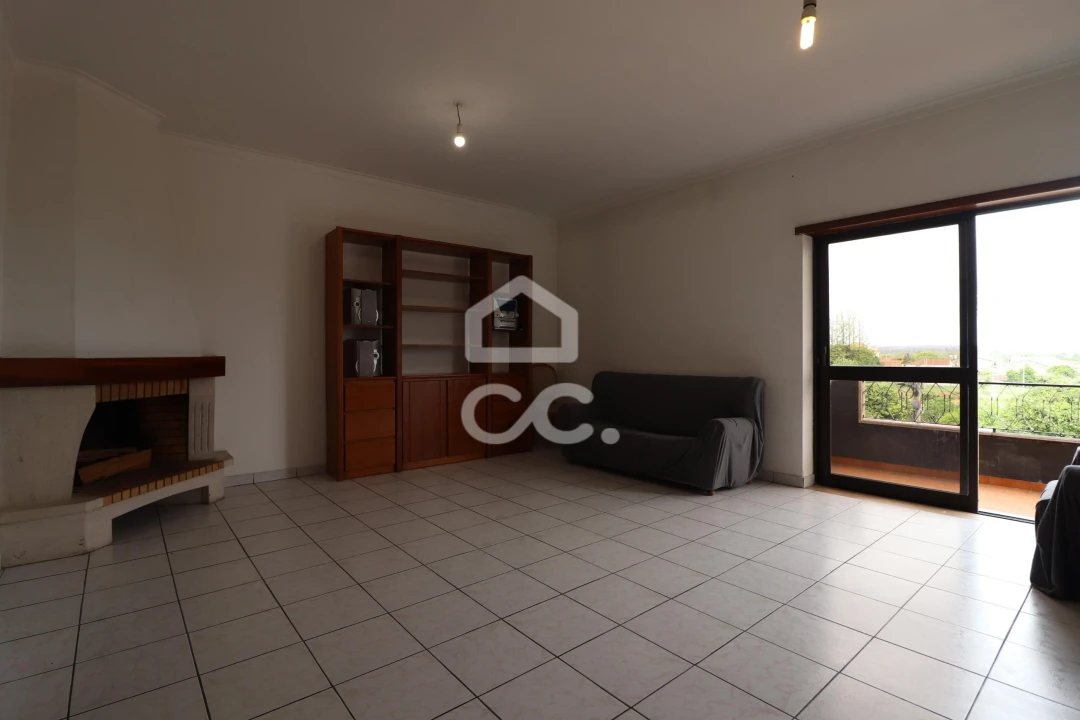 Apartamento T3 para Arrendamento em São Martinho do Bispo e Ribeira de Frades Foto 1