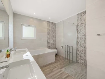 Moradia T4 para Venda em Lagoa e Carvoeiro