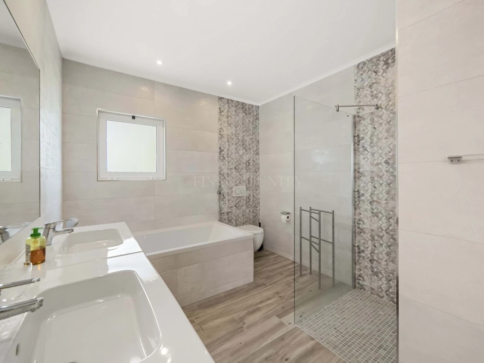 Moradia T4 para Venda em Lagoa e Carvoeiro Foto 21