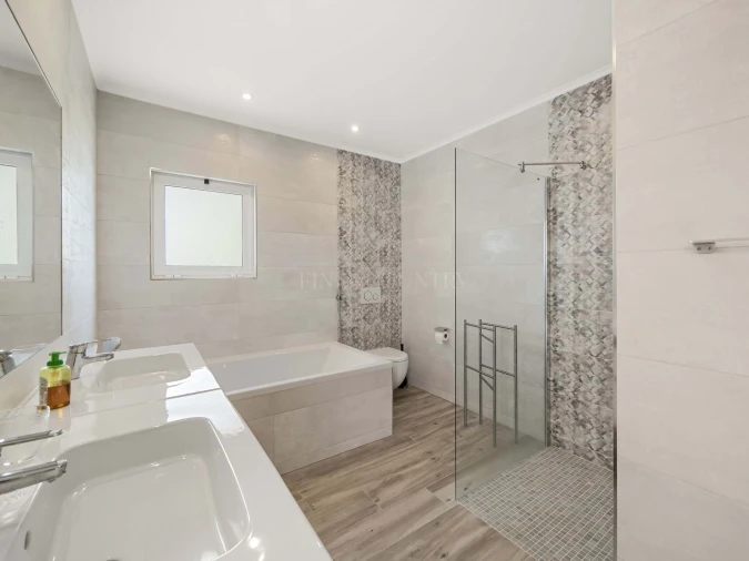 Moradia T4 para Venda em Lagoa e Carvoeiro Foto 21