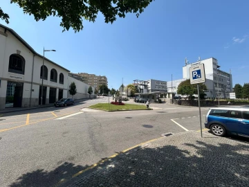 Apartamento T2 para Arrendamento em Santa Marinha