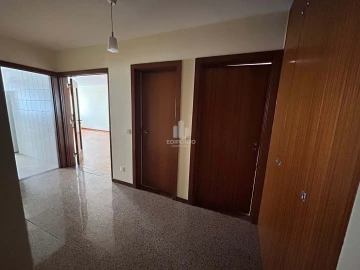 Apartamento T2 para Arrendamento em Santa Marinha