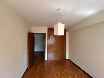 Apartamento T2 para Arrendamento em Santa Marinha