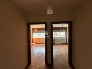 Apartamento T2 para Arrendamento em Santa Marinha