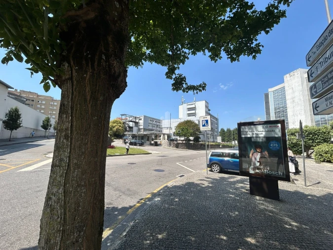 Apartamento T2 para Arrendamento em Santa Marinha Foto 40