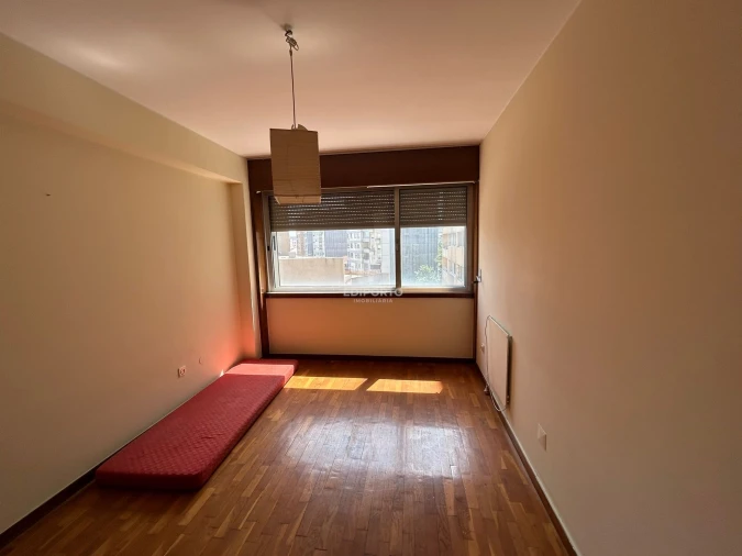 Apartamento T2 para Arrendamento em Santa Marinha Foto 14