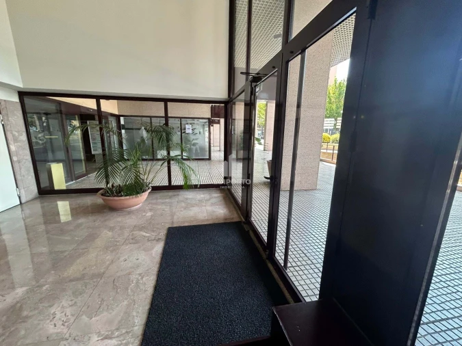 Apartamento T2 para Arrendamento em Santa Marinha Foto 30