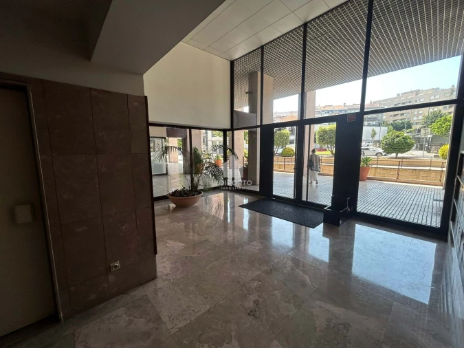 Apartamento T2 para Arrendamento em Santa Marinha Foto 32